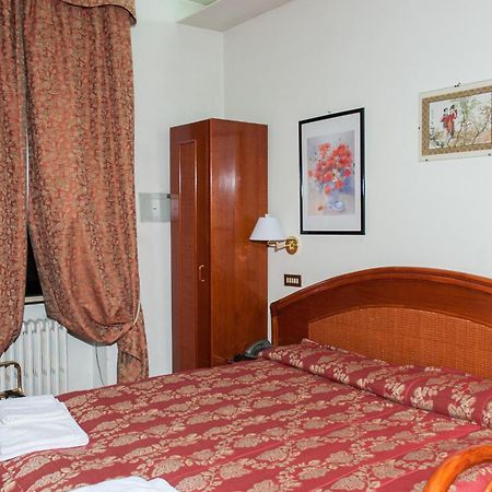 Vip Hotel Piacenza Ngoại thất bức ảnh