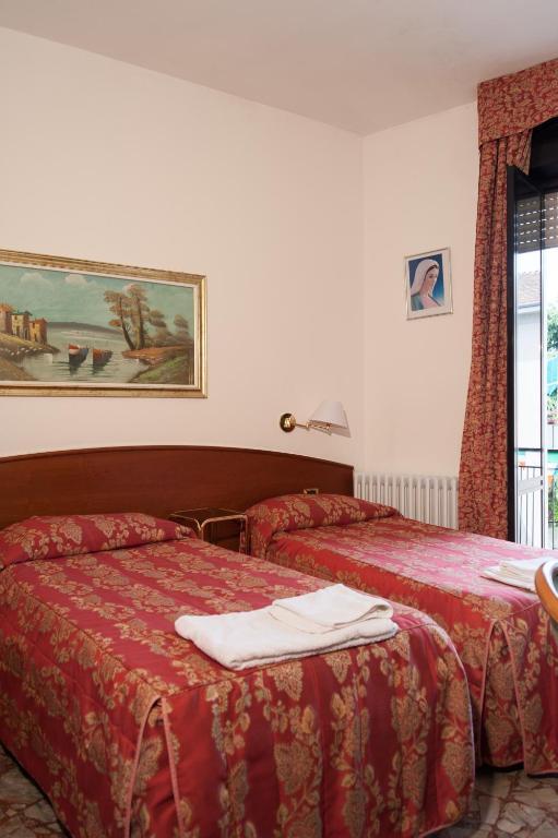 Vip Hotel Piacenza Phòng bức ảnh