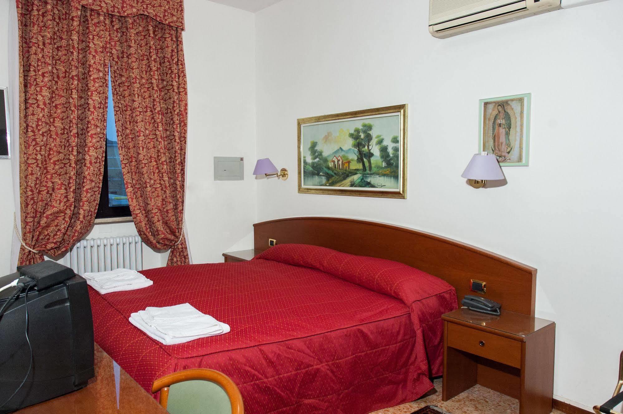 Vip Hotel Piacenza Ngoại thất bức ảnh