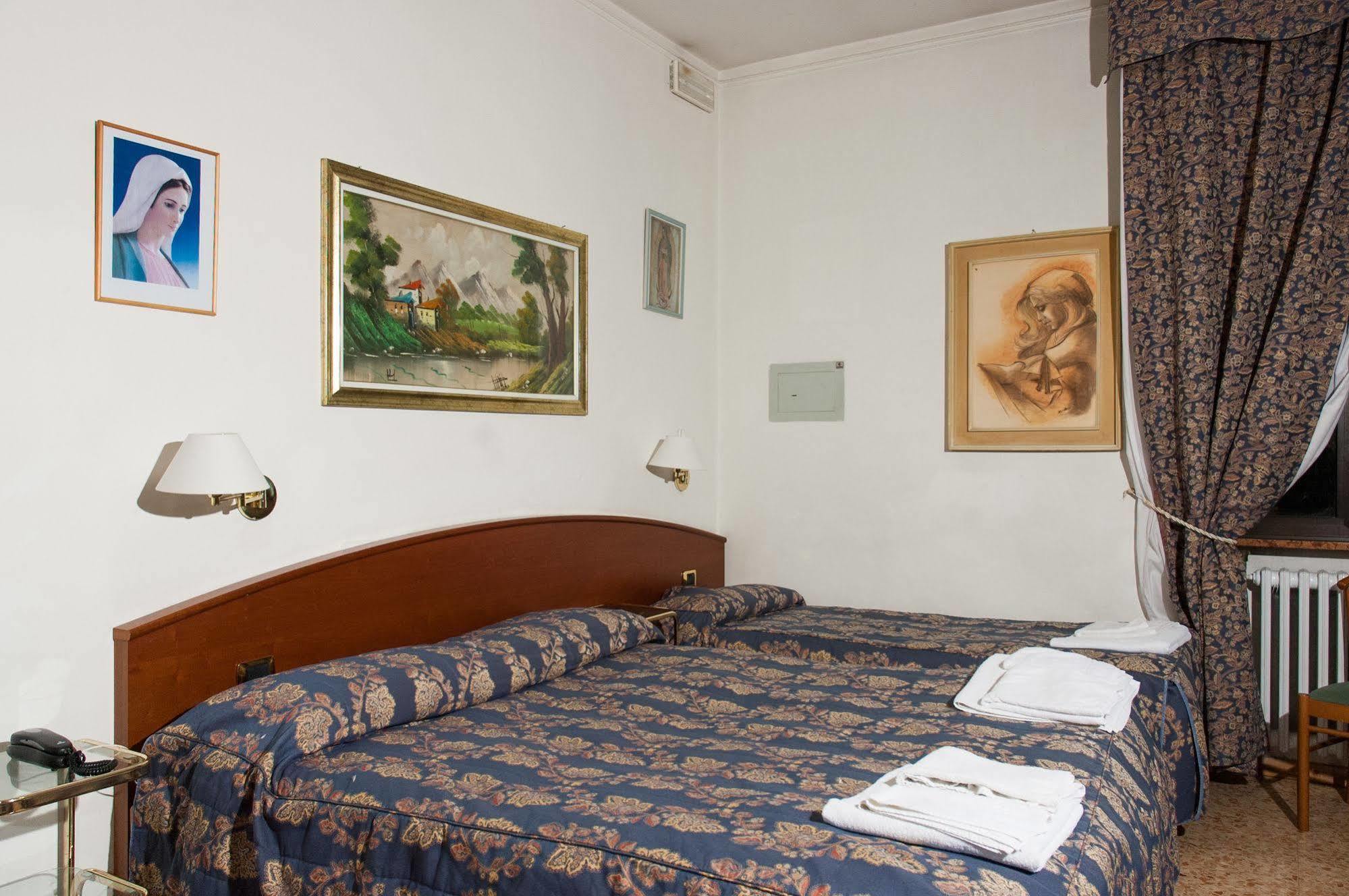 Vip Hotel Piacenza Ngoại thất bức ảnh