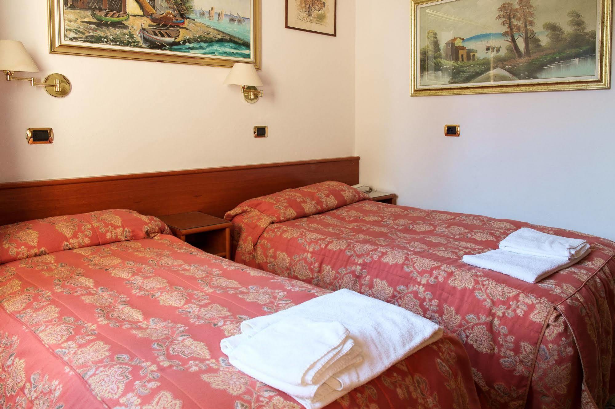 Vip Hotel Piacenza Ngoại thất bức ảnh